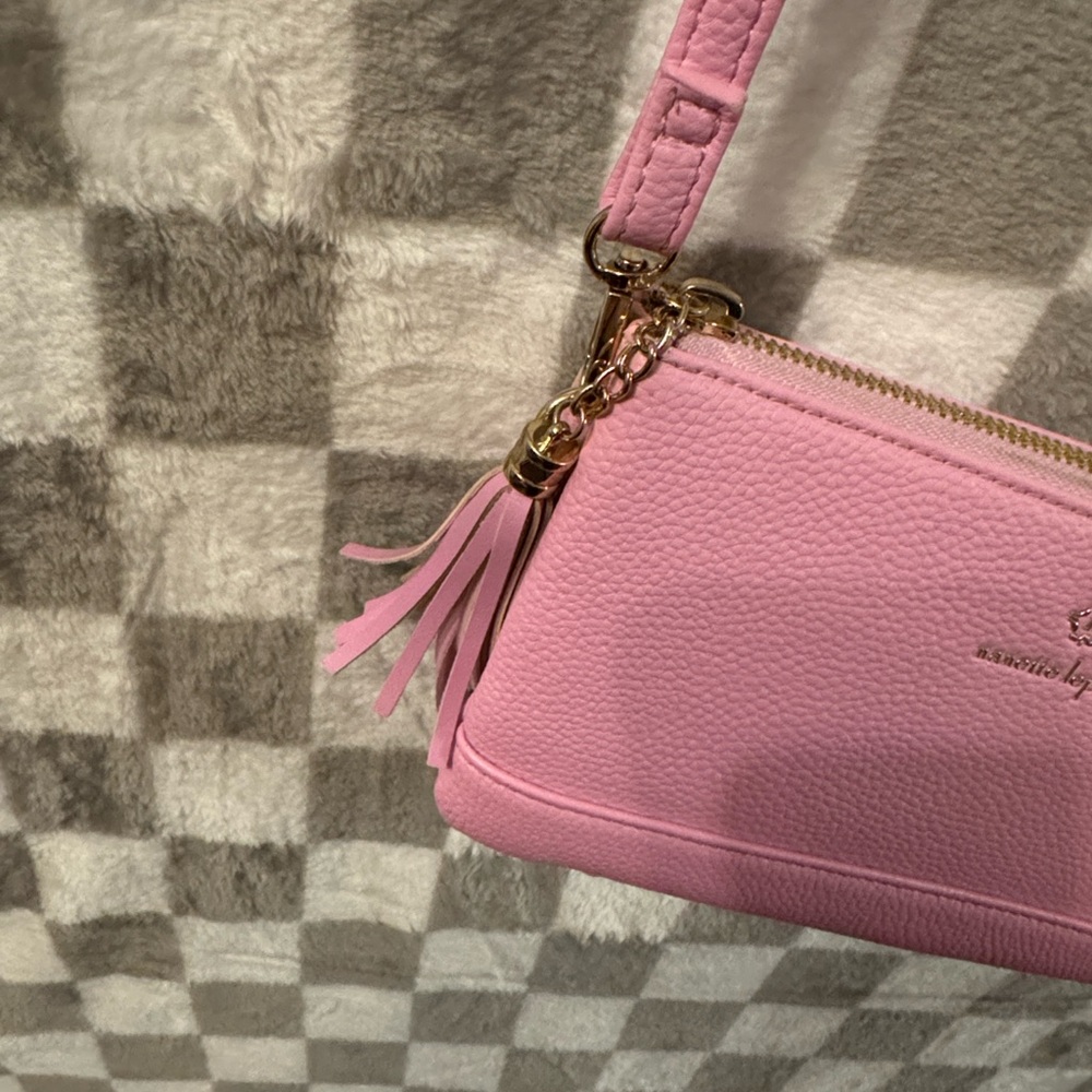 Nanette Lepore Women’s Pink Dome CrossBody Bag Multiple Storage Units - Picture 4 of 13